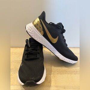 Nike Black and Gold Running Shoes